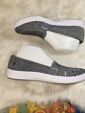 Grasshoppers Ortholite Casual Slip-On Canvas Flats in Heather Gray